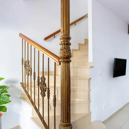 Cortes House *